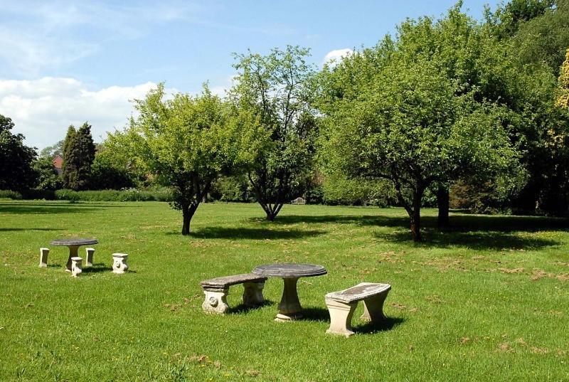 Hopbine House Panzió Hereford Kültér fotó